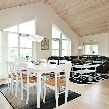 Prázdninový dům Holiday Home Astraede *